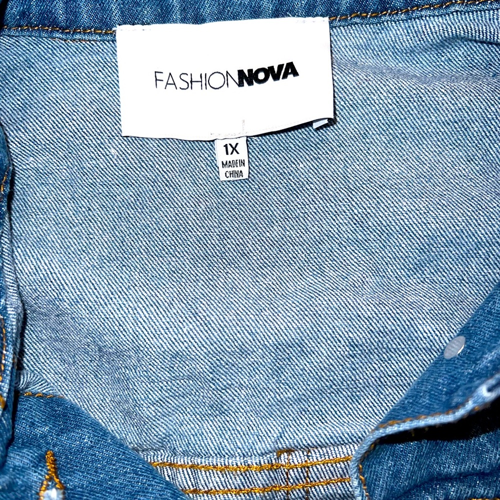 Fashion Nova| Never worn only tried on.